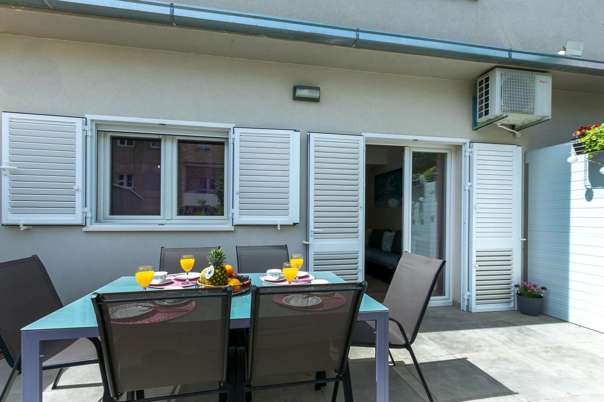 Aurora Apartament