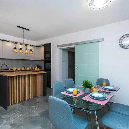 Apartment Aurora Omis Exterior photo