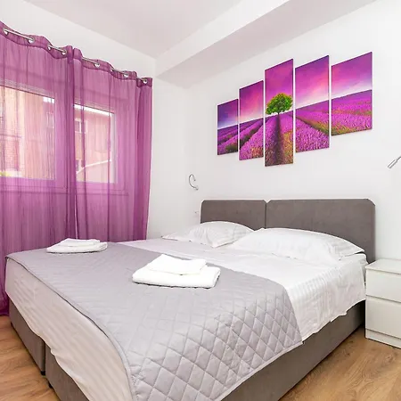 Apartment Aurora Omis Exterior photo